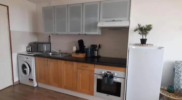 A 50 Metres De La Avec Wifi شقة *